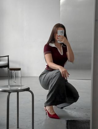 Office-core: burgundy polo + grey palazzo — the autumn uniform that works every time. ◽️ Grey palazzo trousers – 3200 CZK...